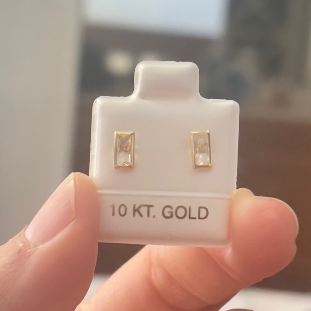 10k Solid Gold Stud Earrings✨